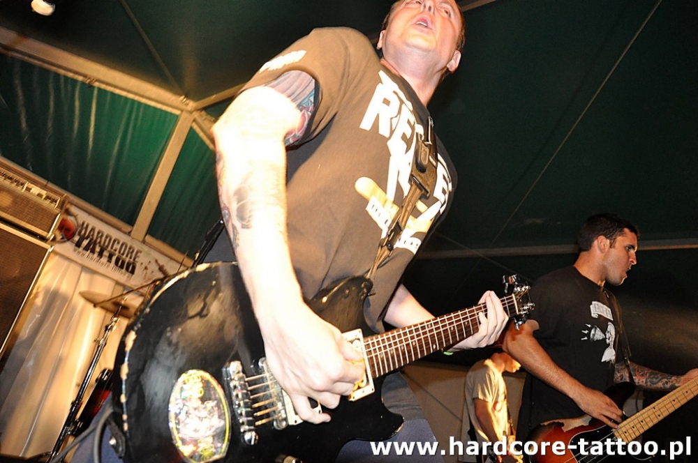 trapped_under_ice_8_20120809_1707971916