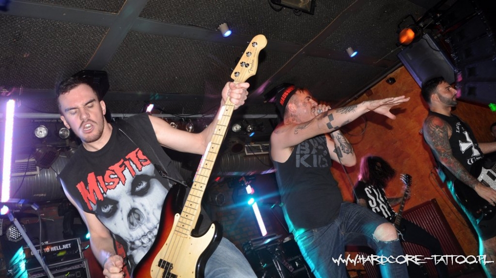 devil_in_me_20110322_1431221227