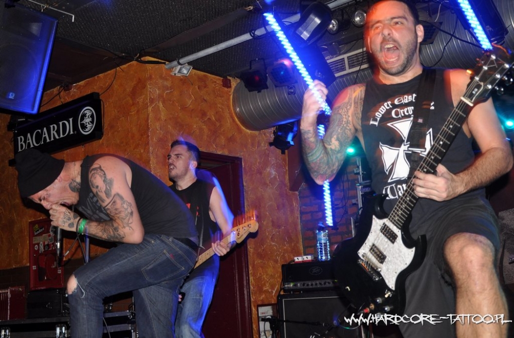 devil_in_me_20110322_1798898901