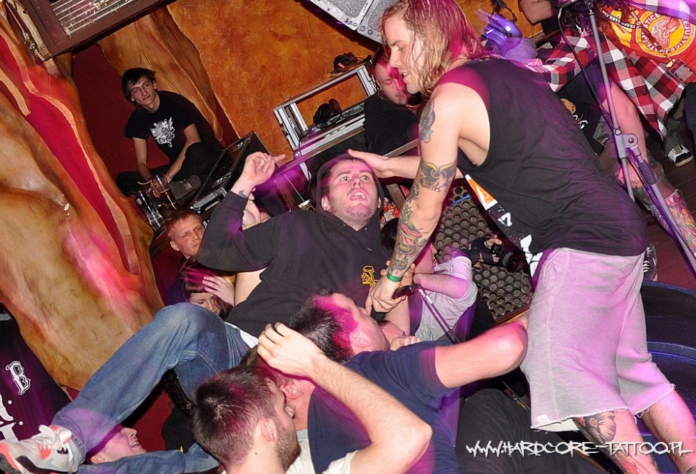 trapped_under_ice_20110322_1182258099